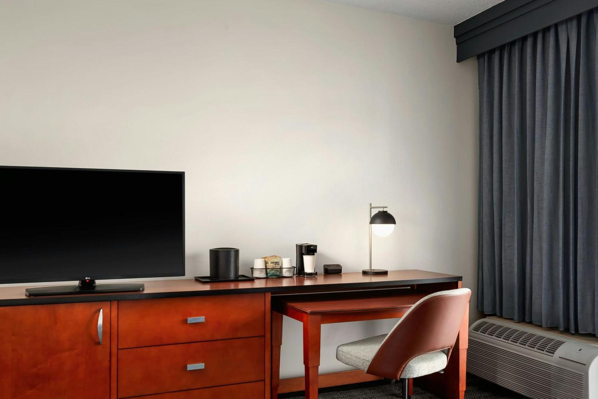 Courtyard By Marriott Minneapolis-st. Paul Airport 3*