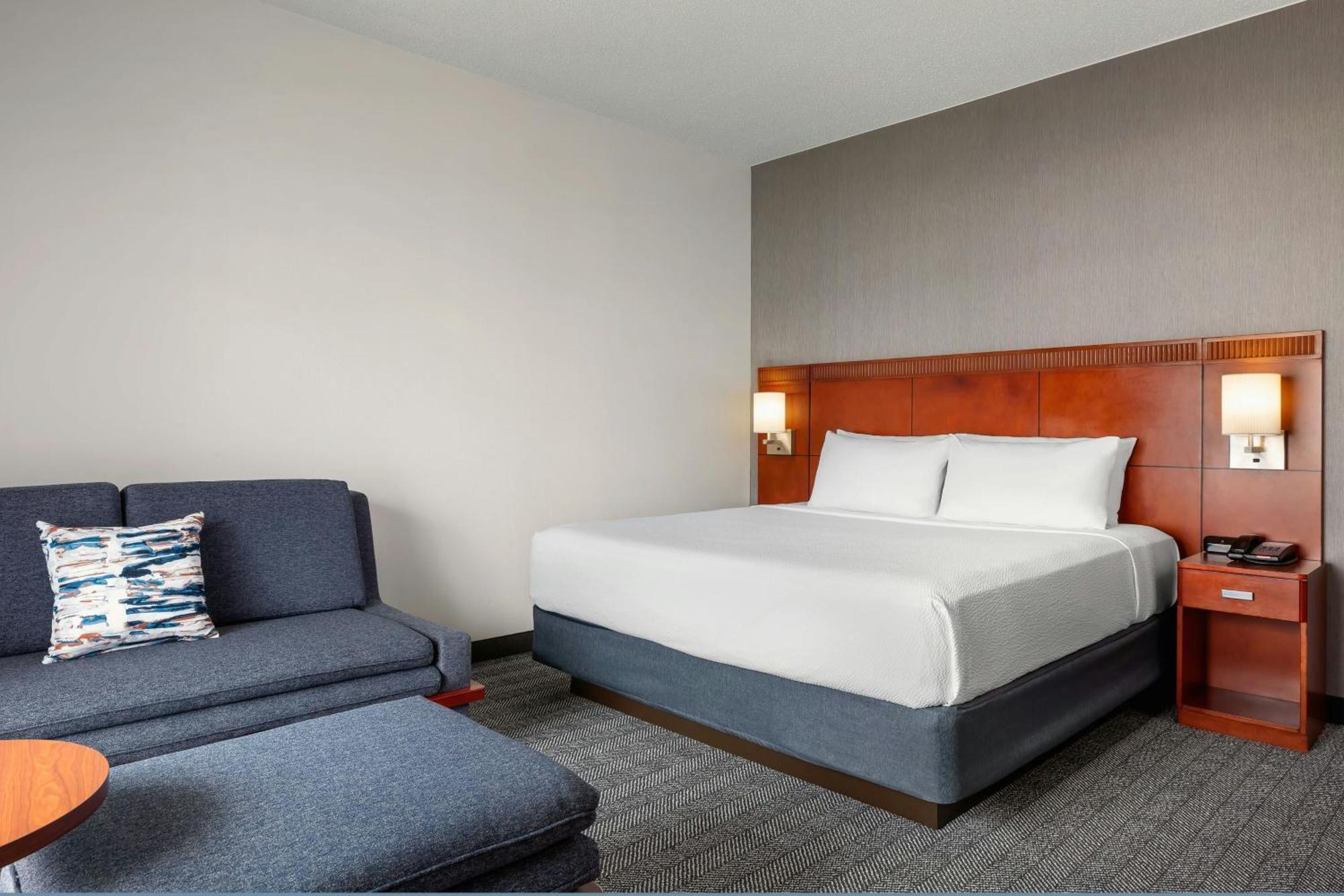 Courtyard By Marriott Minneapolis-st. Paul Airport Mendota Heights