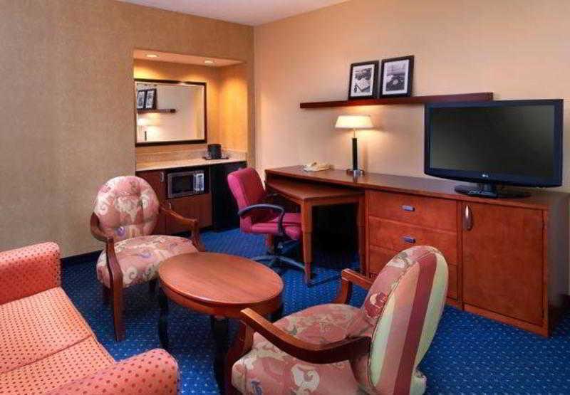 Courtyard By Marriott Minneapolis-st. Paul Airport Hotel