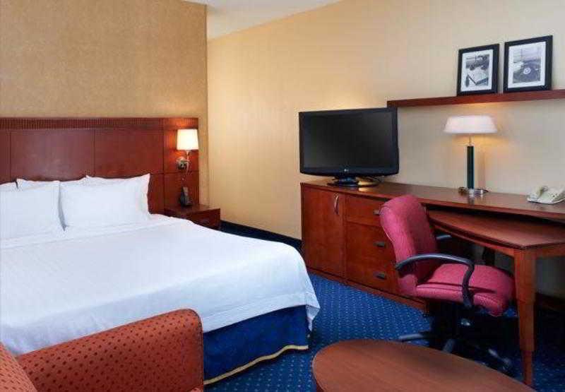 Courtyard By Marriott Minneapolis-st. Paul Airport 3*